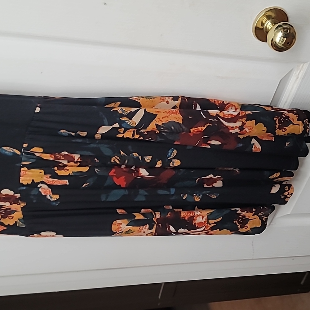 Dress - Picture 3 of 3